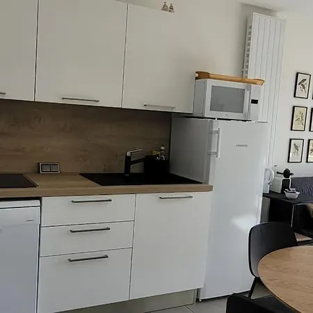 Tres Bel Neuf Apartamento Péone